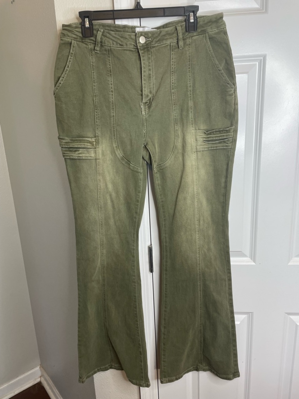 Fashion Nova Olive Green Flare Pants Size 16 - Picture 1 of 6
